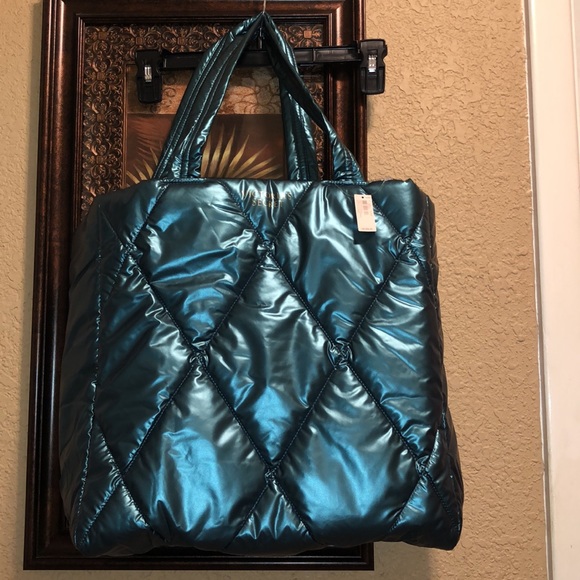 NWT Victoria’s Secret Puffer Tote. Dark Teal color with gold VS script logo. - Picture 11 of 14